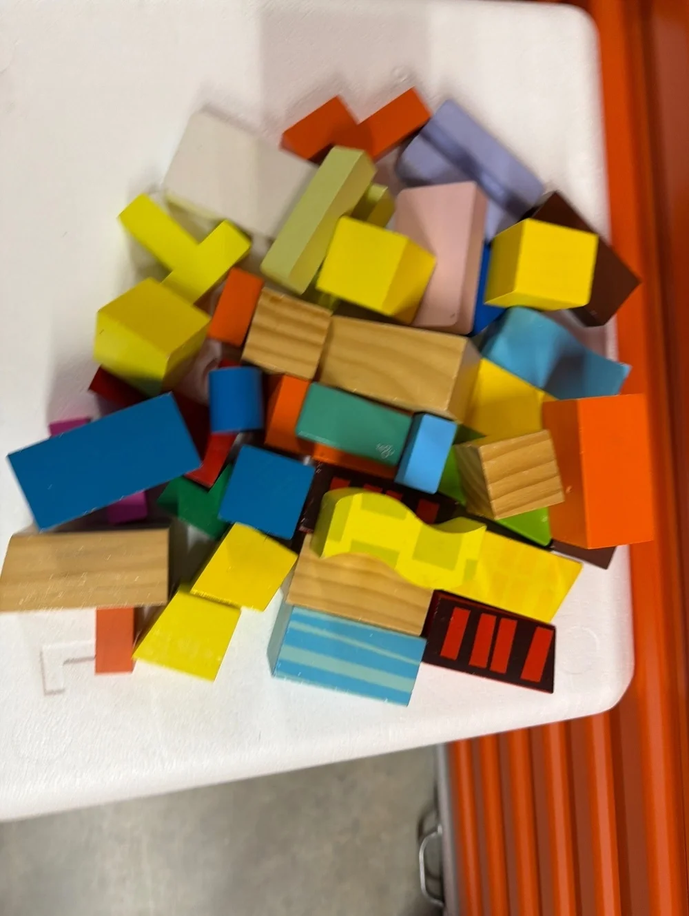 39x Miscellaneous Vintage Wooden Building Blocks Set - Colorful Educational Toy